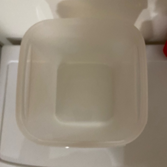 Tupperware Large Canister - Picture 4 of 5